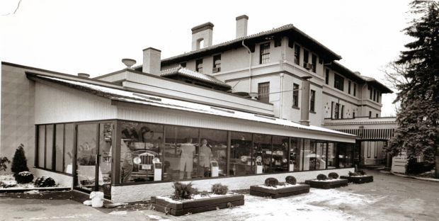 Velie's, Moline
